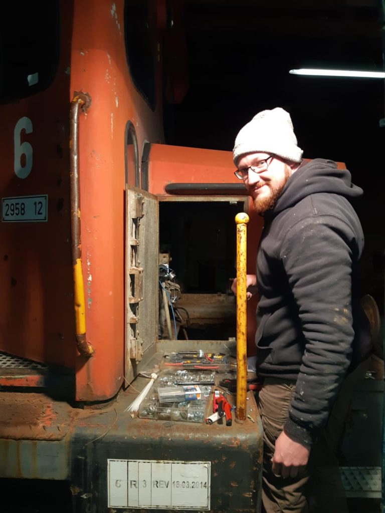 Einbau_Ladebuchse_MB125